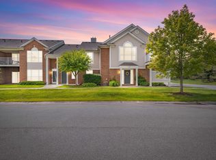 16354 Chatham Dr, Macomb, MI 48044