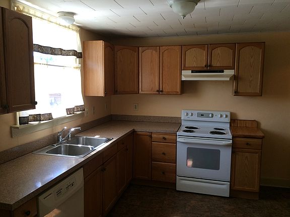 Nice Kitchen with window to back yard