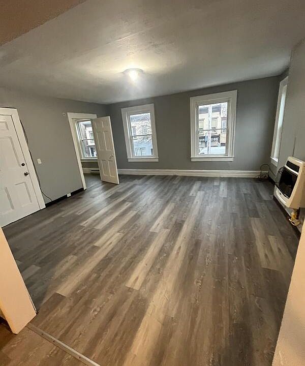 1st image of 662 2nd Ave APT 2