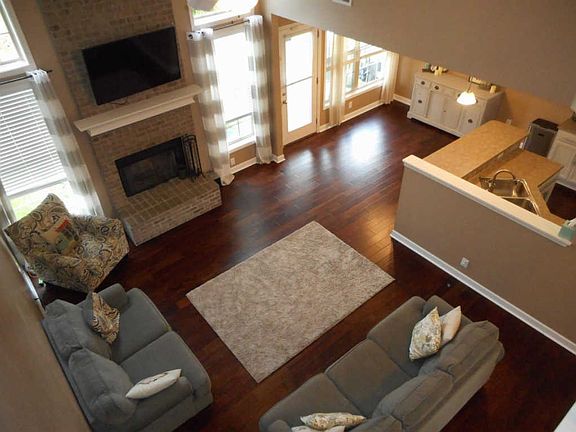 4th image of 1010 Cobble Dr