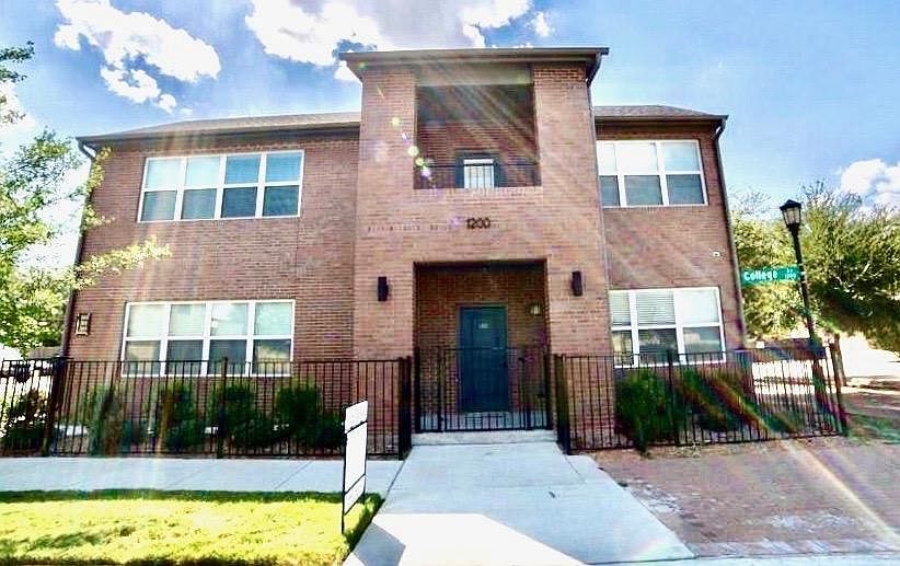 1st image of 1200 College Ave #101