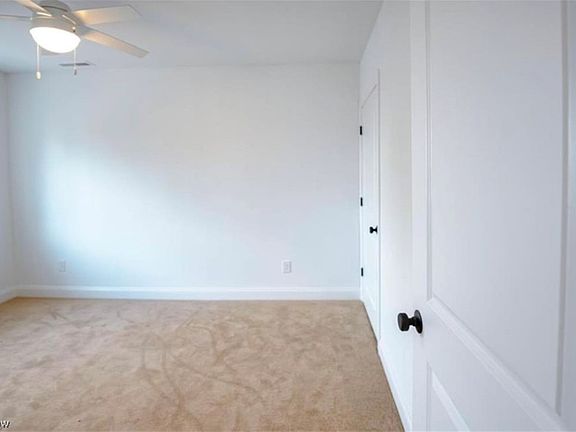 4th image of 1365 Fry Ave