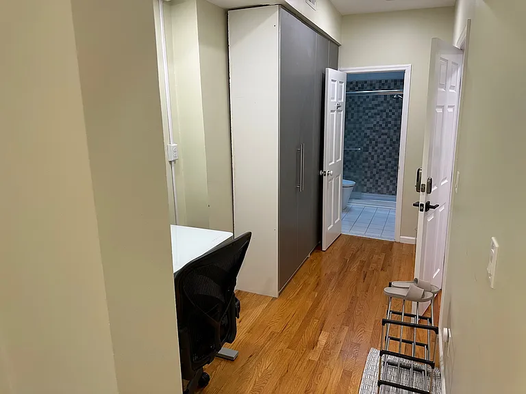 49 Van Reipen Ave — Photo 7
