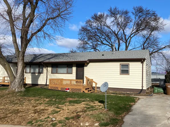 2210 Power Dr, Bellevue, NE 68005