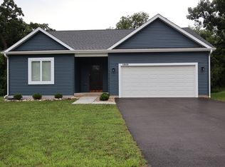 1609 Hillside Ln, McHenry, IL 60051