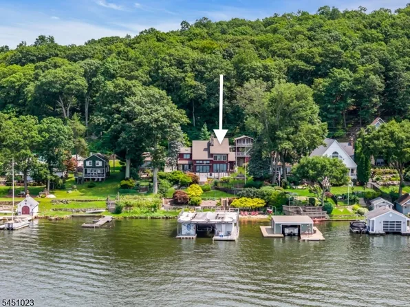 79 Castle Rock Rd, Jefferson Twp., NJ 07849