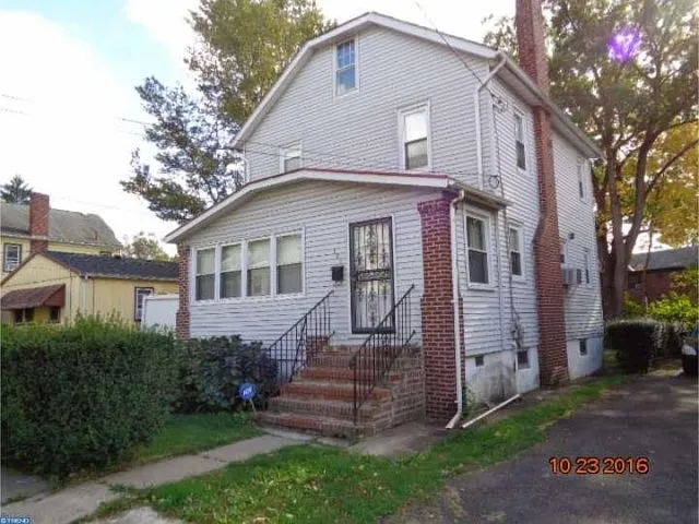 121 Oliver Ave photo 1