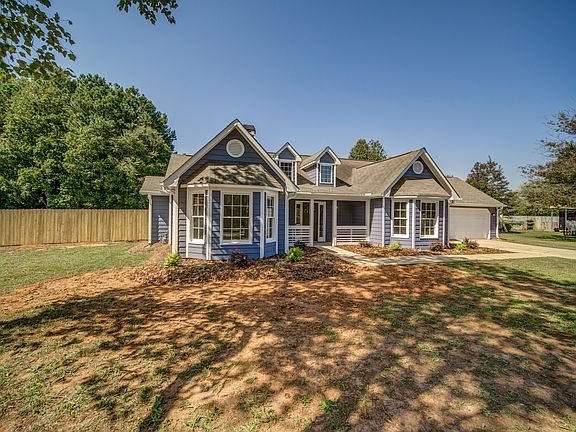3rd image of 235 Woodfield Ct