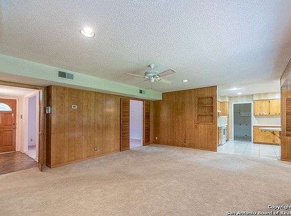 5th image of 10611 Cedar Elm Dr
