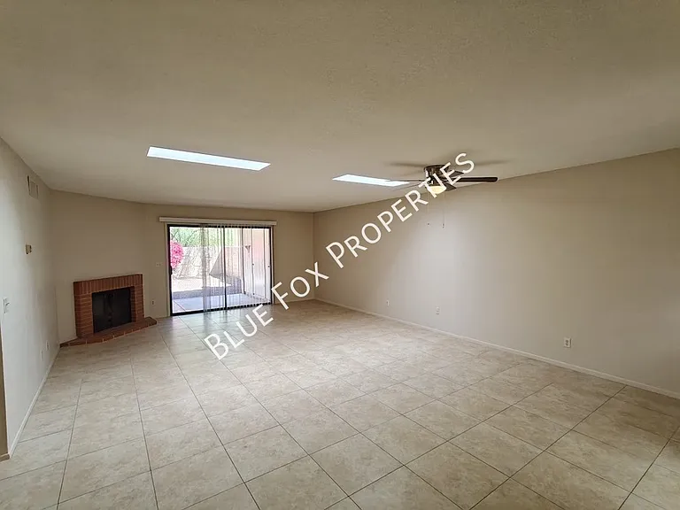 8305 N Midnight Way — Photo 5