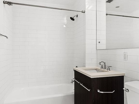 4th image of 82 Irving Pl APT 5D