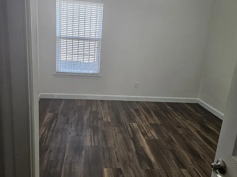 2423 Manorwood St — Photo 18