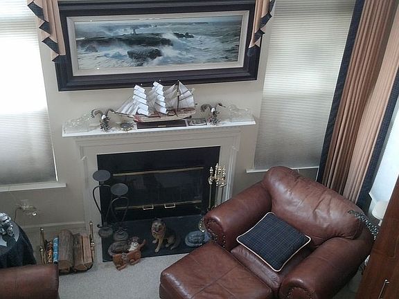 2nd image of 901 Biddle Ln