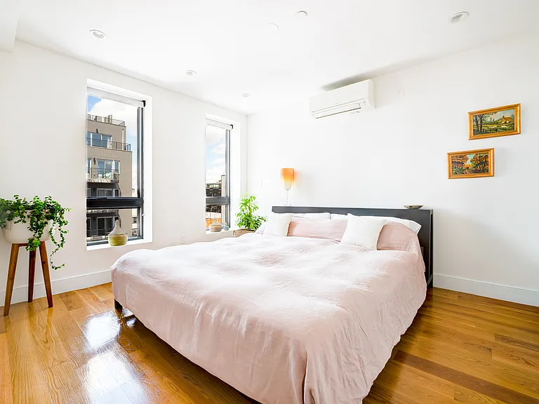 79 Clay St #4R — Photo 4