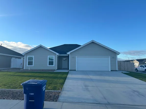 2600 Maize Ct, Hays, KS 67601