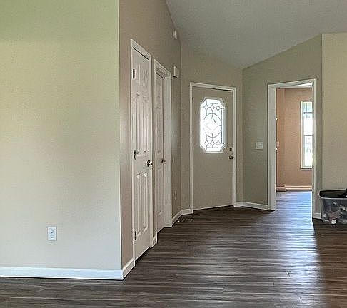 5th image of 709 Willow Dr