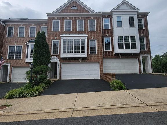 3rd image of 3403 Governors Crest Ct