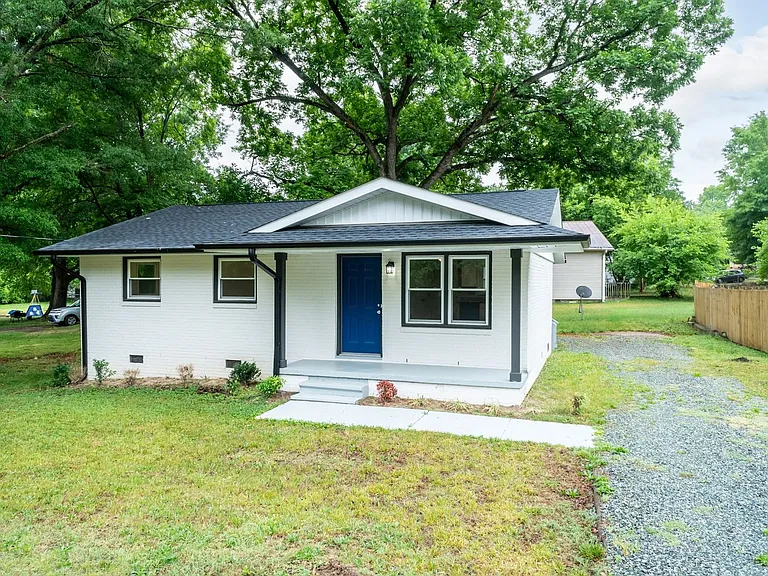 1322 Elm St — Photo 1