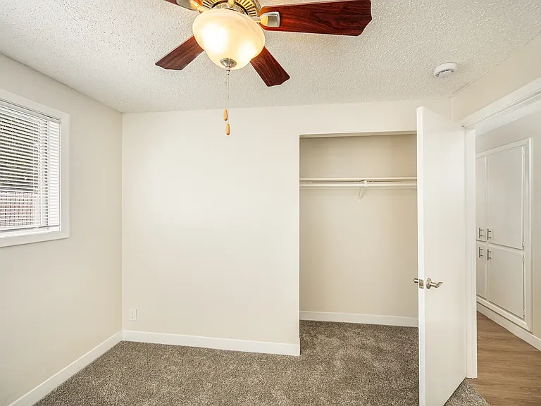 Hopkins Horizon Apartments — Photo 28