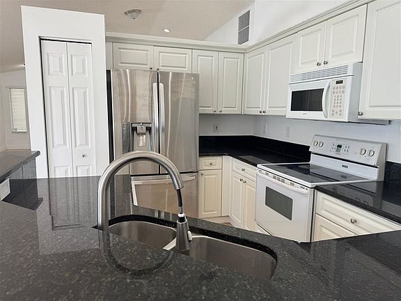5th image of 1639 Palermo Dr