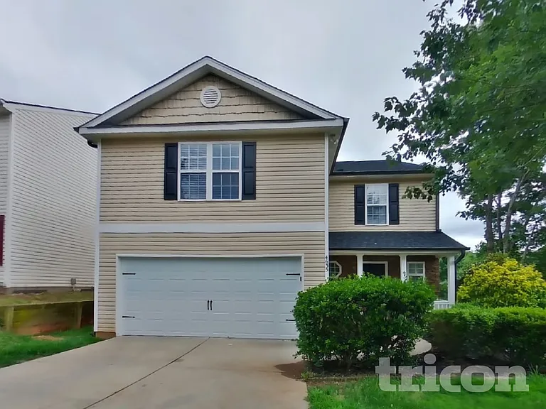 4635 Christenbury Hills Ln — Photo 2