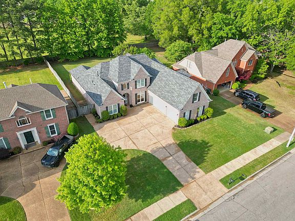 5th image of 1630 Wolf Ridge Dr