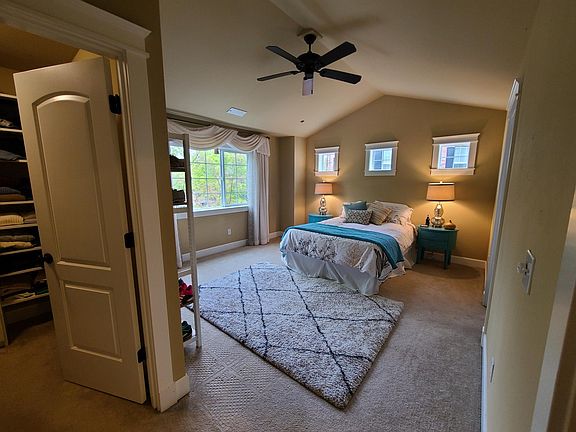 4th image of 2687 NE Park Dr