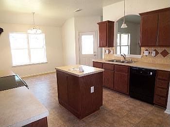 4th image of 1304 Dixon