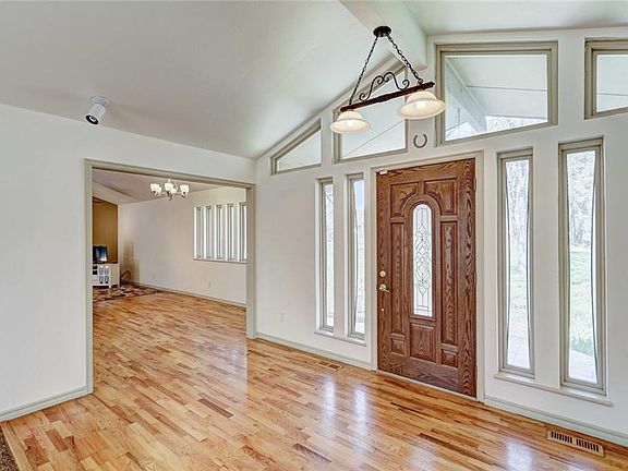 4th image of 2512 Cedar Oak Dr