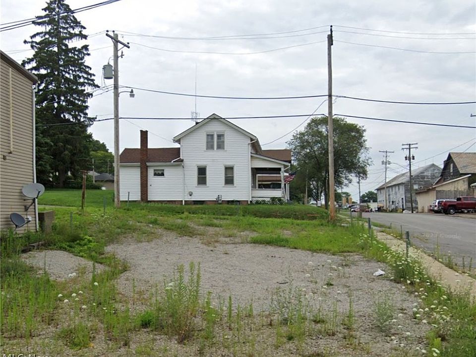 1st image of 12 W Main St