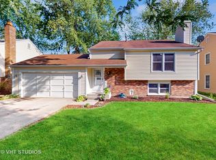 1445 Madison Ave, St Charles, IL 60174