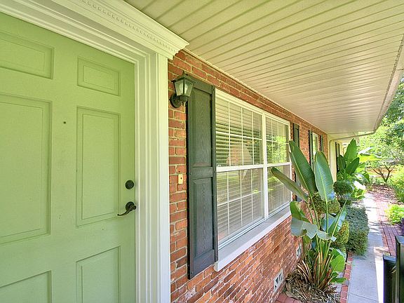3rd image of 4339 Forest Hills Dr
