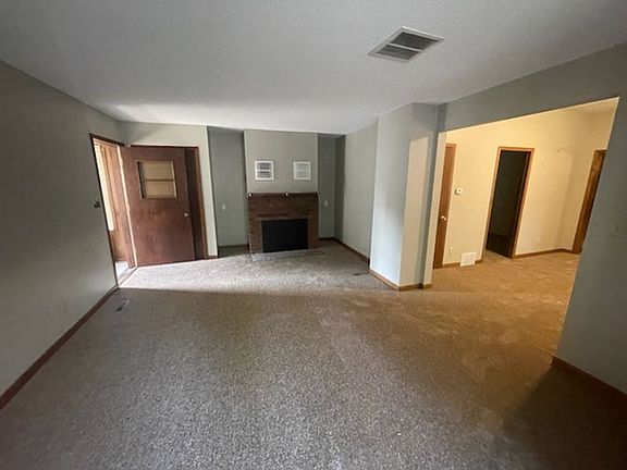 3rd image of 645 Mackubin St Unit 1