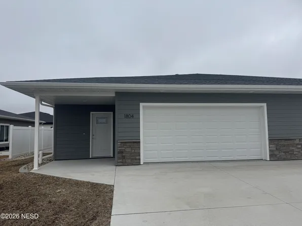 1804 4h St NW, Watertown, SD 57201