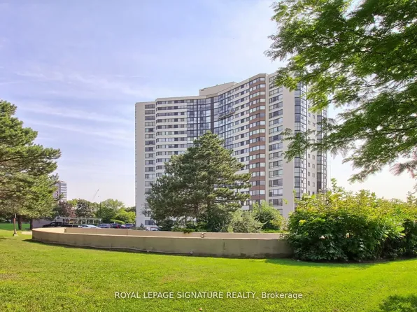 1360 Rathburn Rd E #502, Mississauga, ON L4W 4H4
