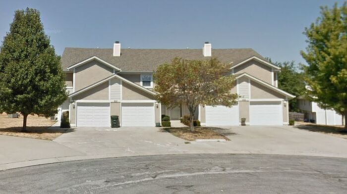 1st image of 1012B NE Whispering Winds Ct #B