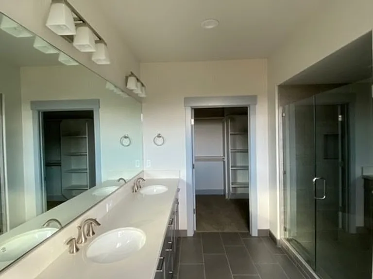2648 Brooklyn Ln — Photo 12