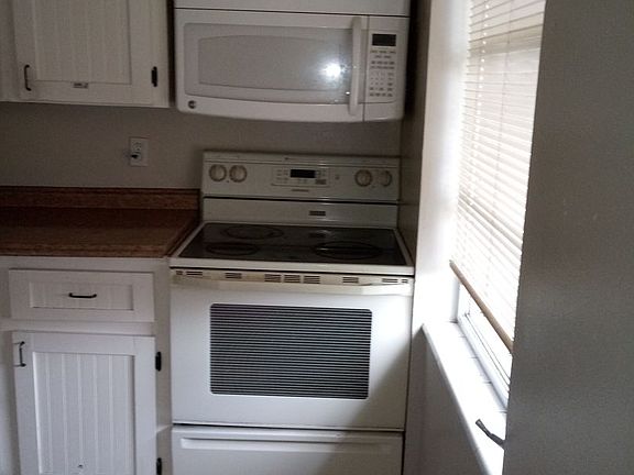 5th image of 345 N Dewey St #9