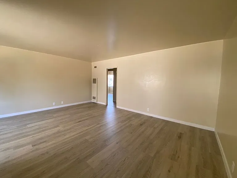 5712 N Charlotte Ave — Photo 12