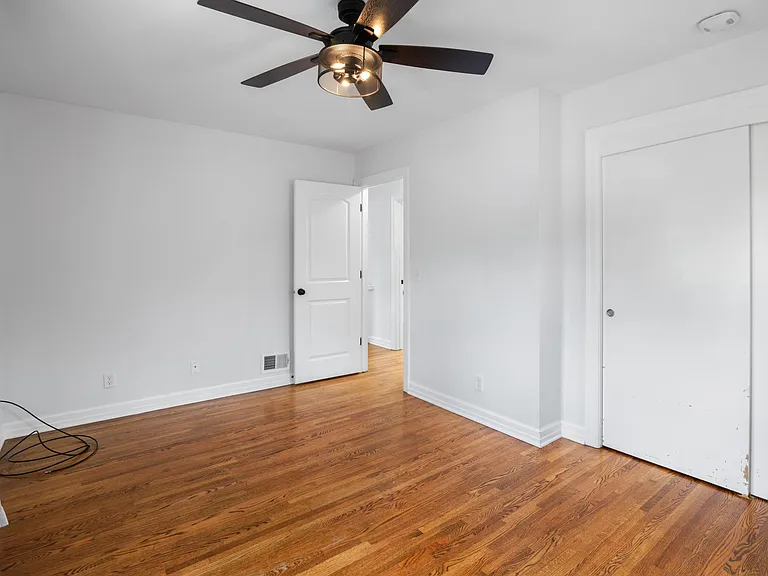 7917 Grover St — Photo 15