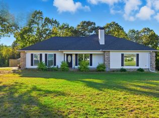 9135 Mars Hill Rd, Bauxite, AR 72011