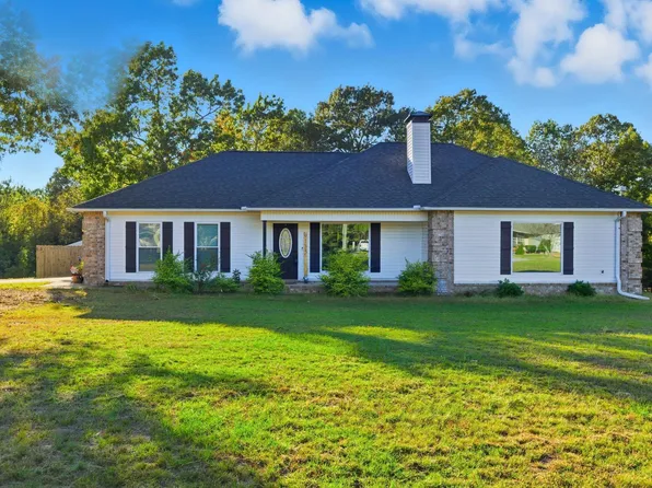 9135 Mars Hill Rd, Bauxite, AR 72011