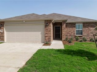 1641 Waggoner Dr, Crossroads, TX 76227