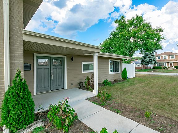 3rd image of 7800 Luna Ave