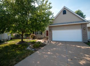 4688 Crow Creek Ct, Bettendorf, IA 52722