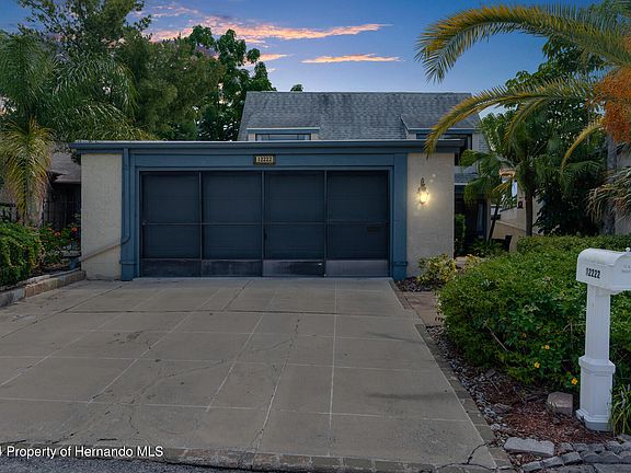 3rd image of 12222 Magnolia Grove Ln