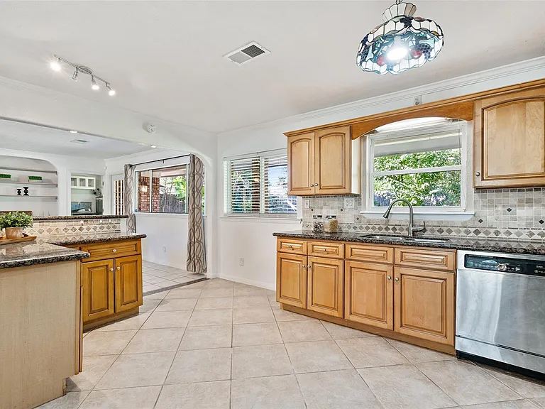 9214 Bronco Dr — Photo 6