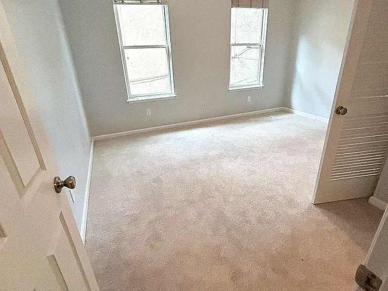 222 W Monument St #201 — Photo 6