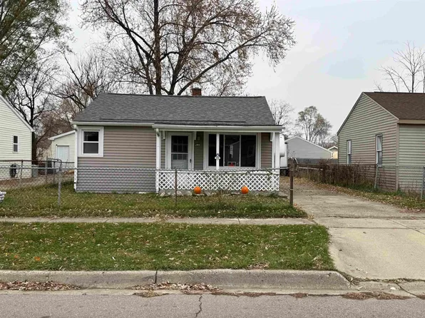 2069 E Parkwood Ave, Burton, MI 48529