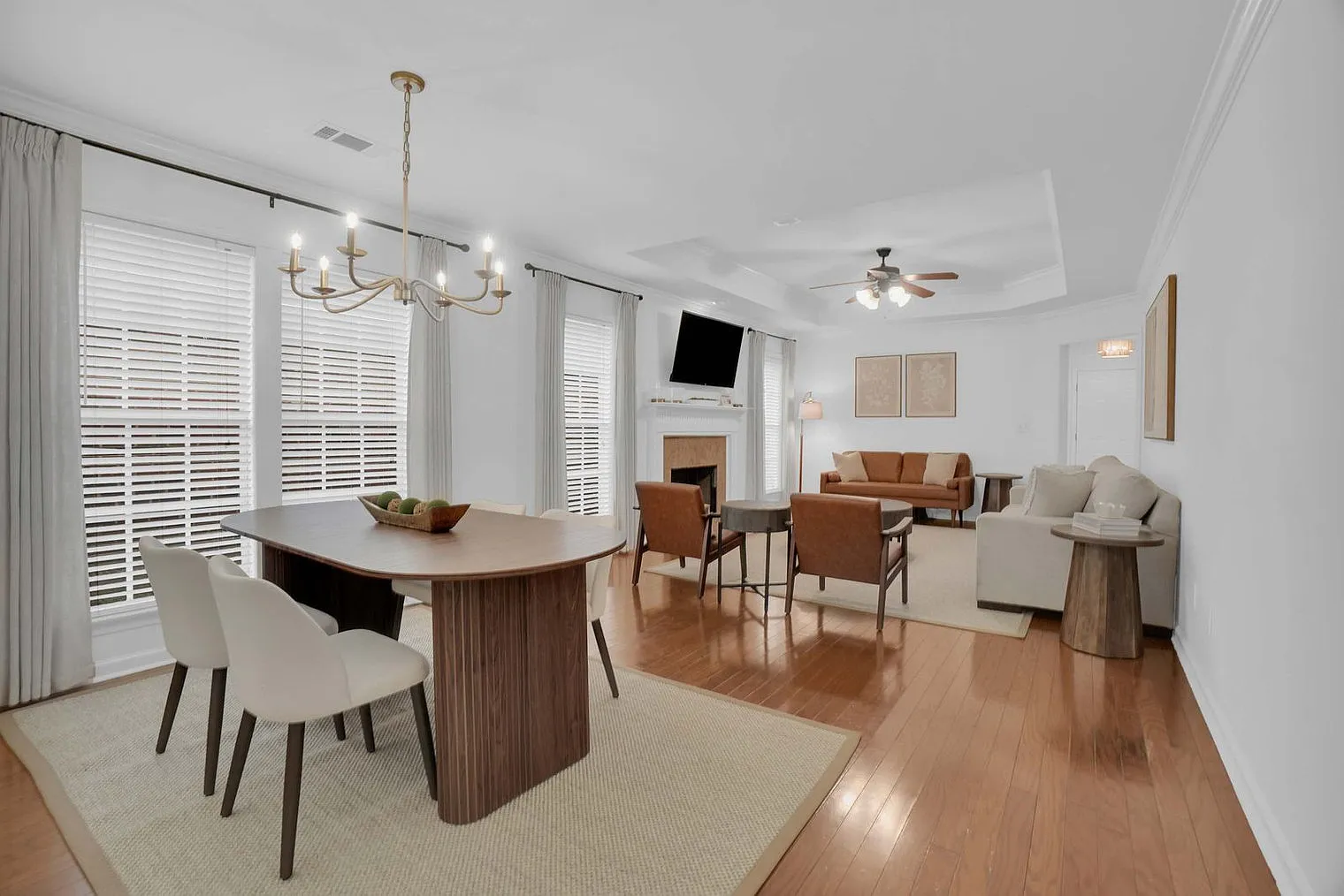 3 bed, 2.0 bath, 1496 sqft, $4,755 — Photo 2